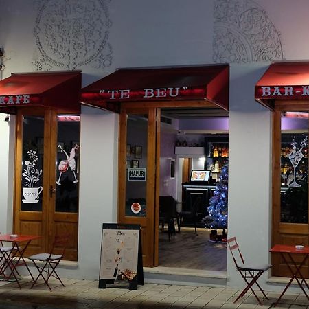 Bed and Breakfast Tebeu Coffe And Bar Vlorë Exterior foto